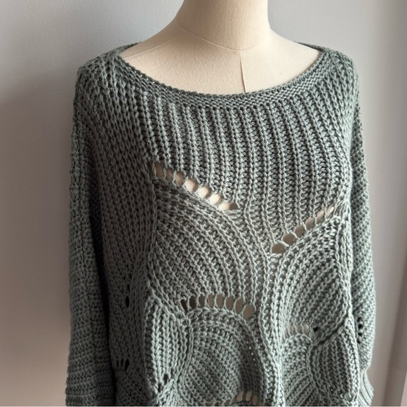 Moon & Madison Open Knit Poncho Top XS Sage Green Chunky Boho Cropped Sweater - Picture 2 of 9